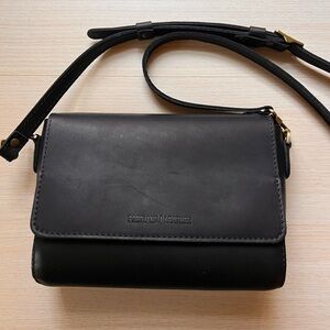 Portland Leather Medium Metro Crossbody Black